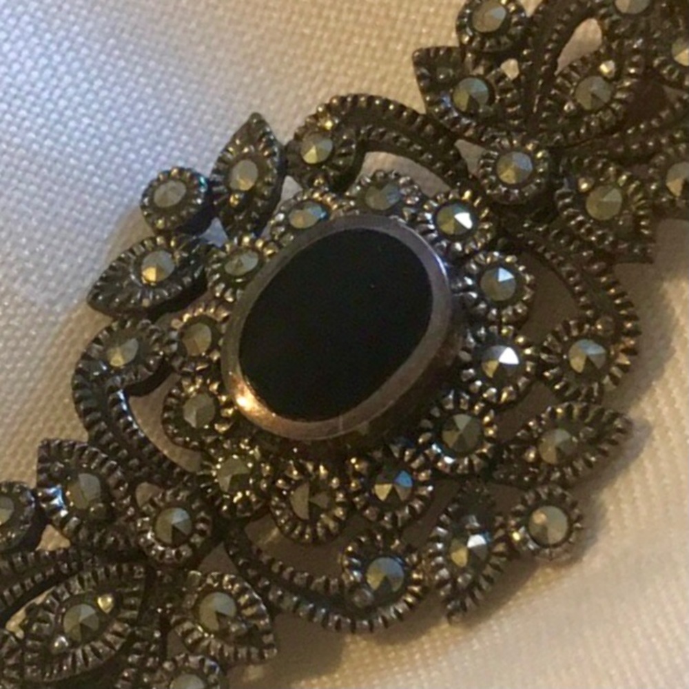 ! SOLD!! VINTAGE 60s 925 MARCASITE ONYX BROOCH - Picture 5 of 6
